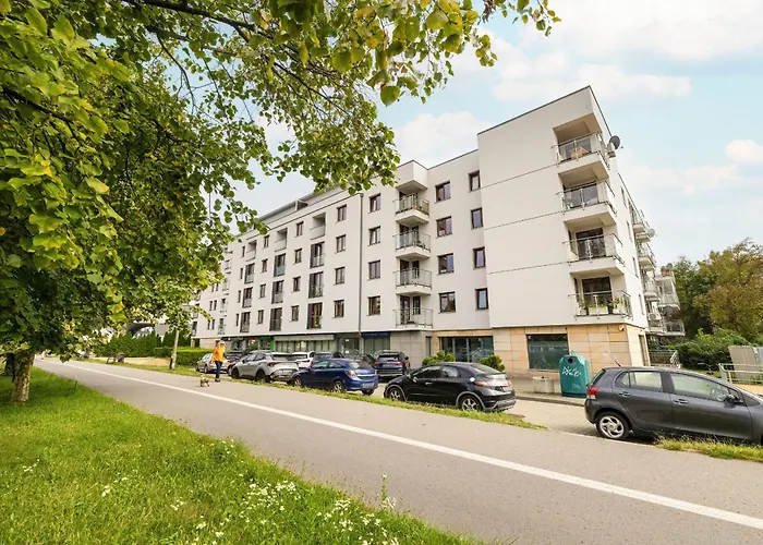 Przytulny Apartament z Klimatyzacją i Parkingiem by Noclegi Renters